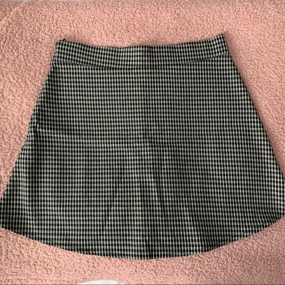 Brandy Melville plaid a line skirt - Picture 3 of 4